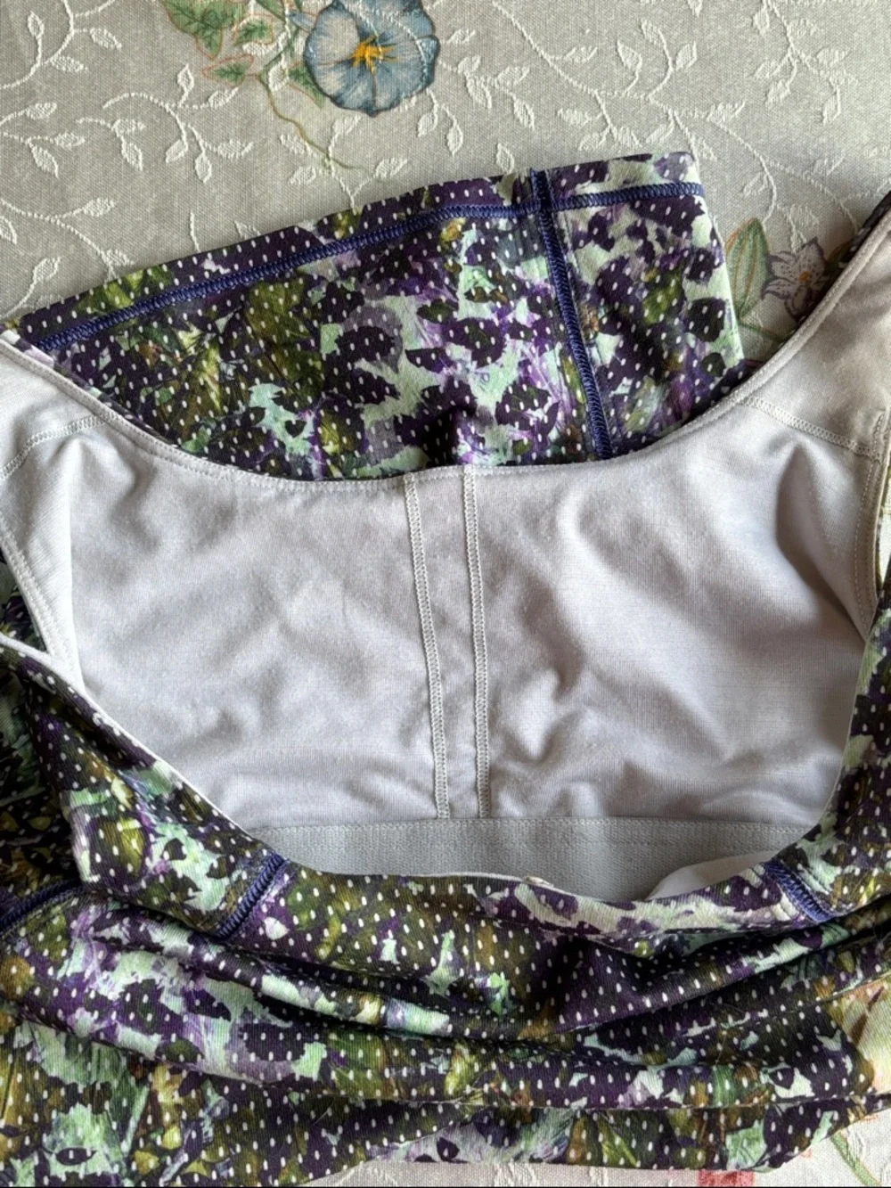 Lululemon Amala Tank Top Floral Sleeveless Scoop Neck Built-In Bra Purple Green